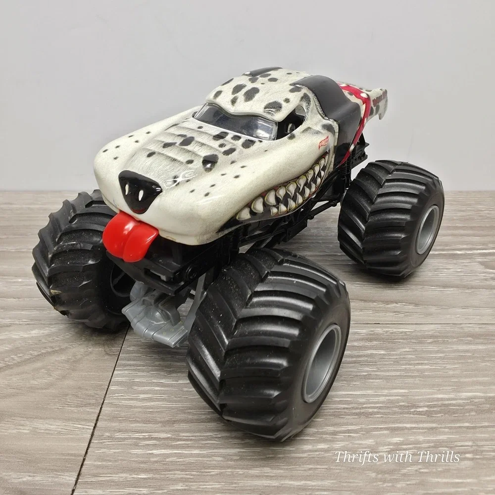 Hot Wheels Monster Jam Monster Mutt Dalmatian - 1:24 Scale‎ Truck